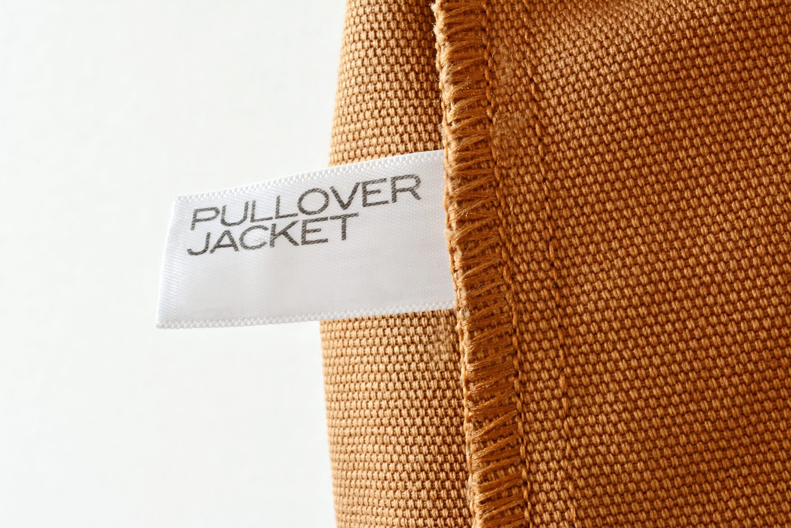 Weisses Label / Etikett / Pullover / Jacket